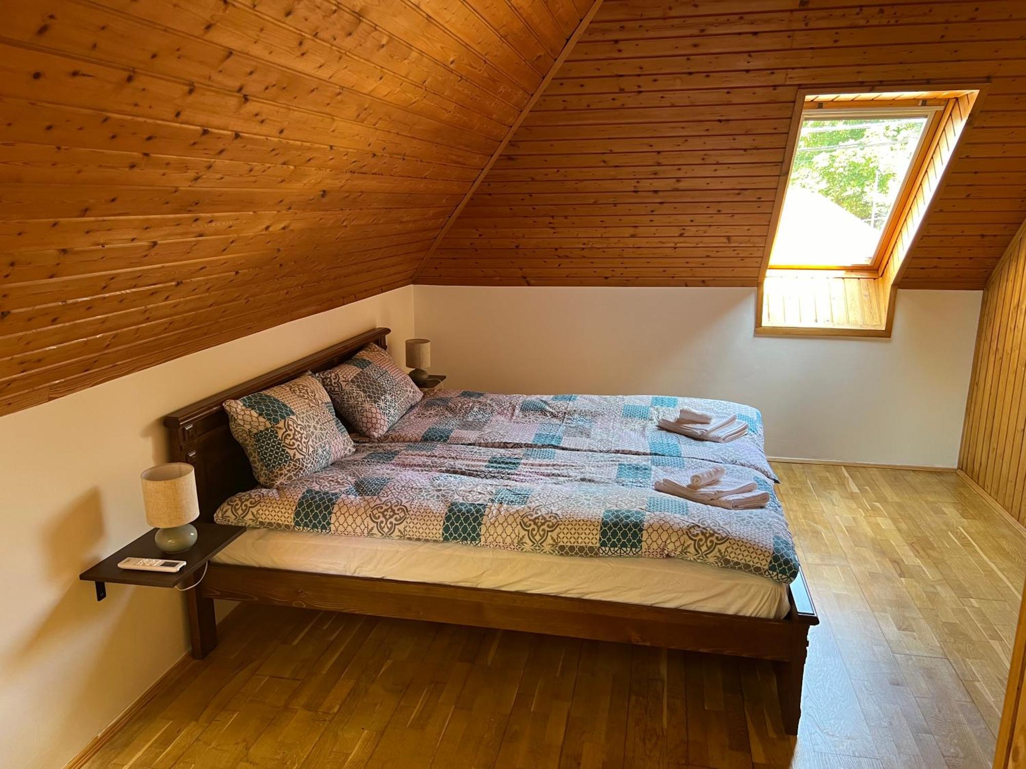 Bor Es Kenyer Hotel Hegymagas Bagian luar foto