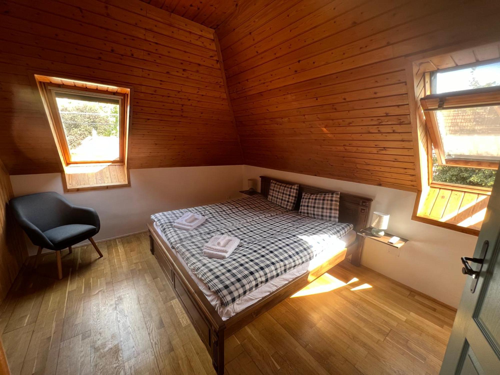 Bor Es Kenyer Hotel Hegymagas Bagian luar foto