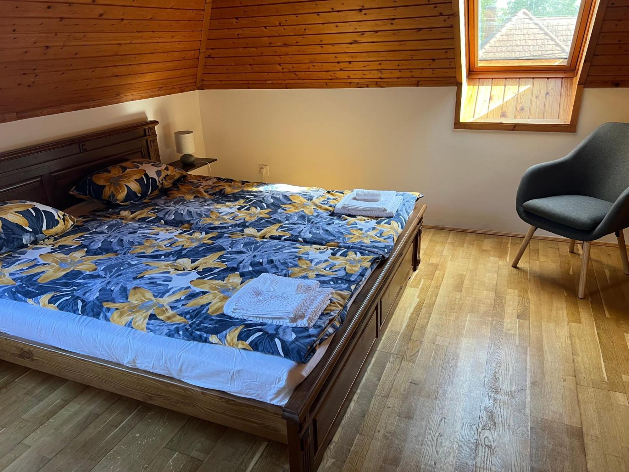Bor Es Kenyer Hotel Hegymagas Bagian luar foto