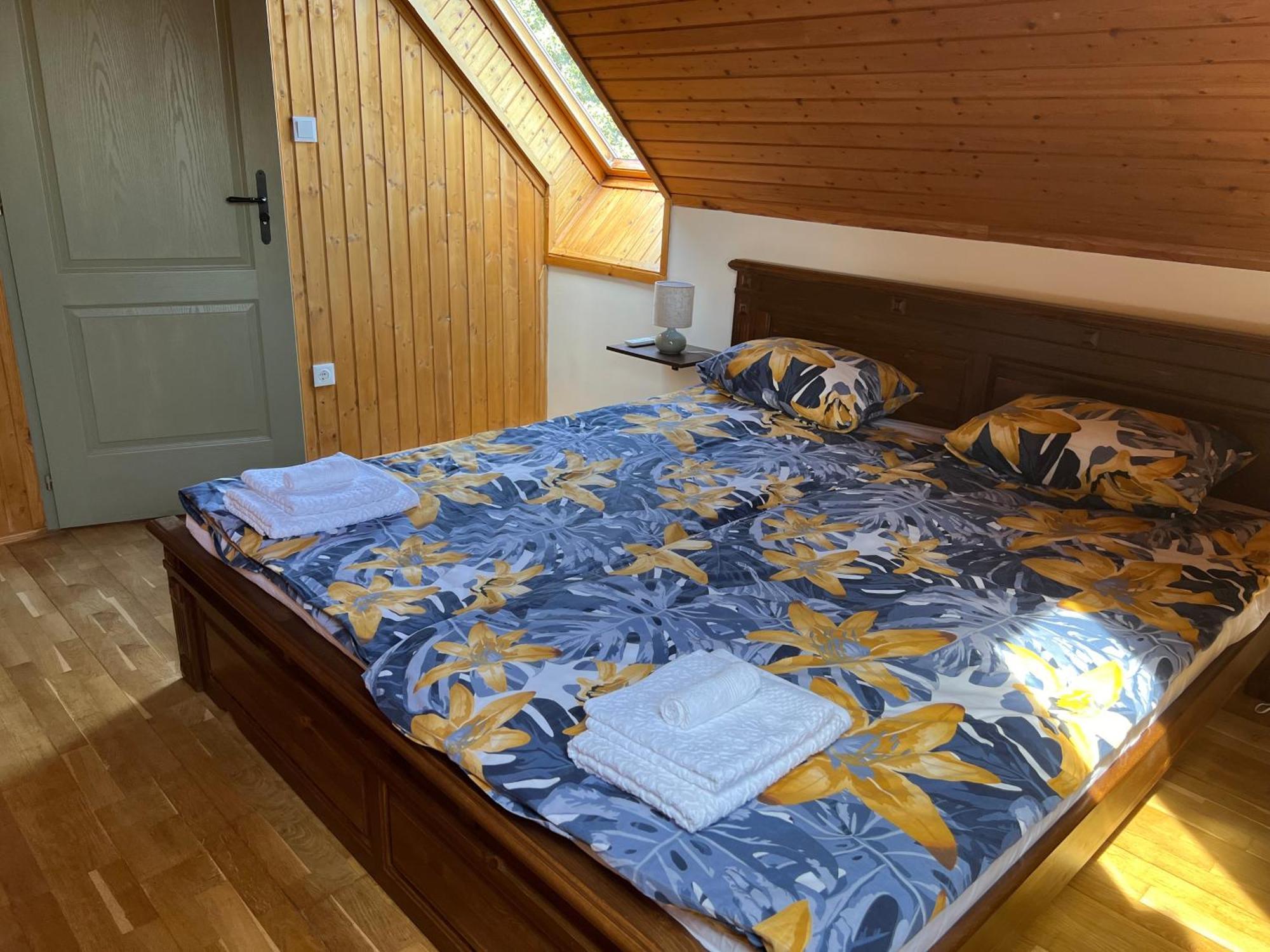 Bor Es Kenyer Hotel Hegymagas Bagian luar foto