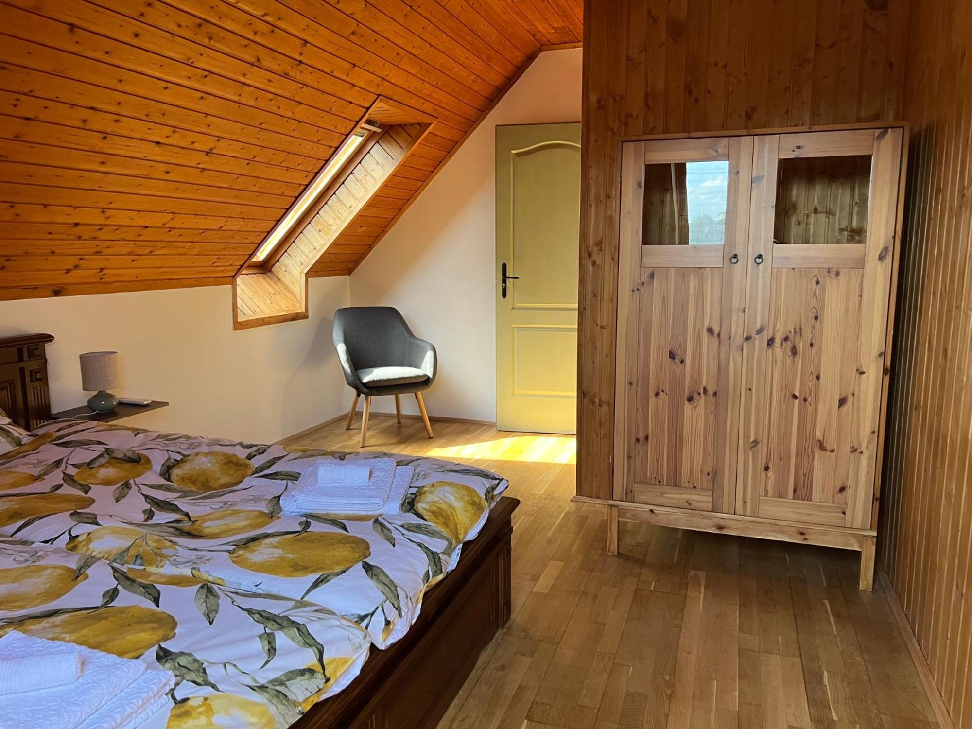 Bor Es Kenyer Hotel Hegymagas Bagian luar foto