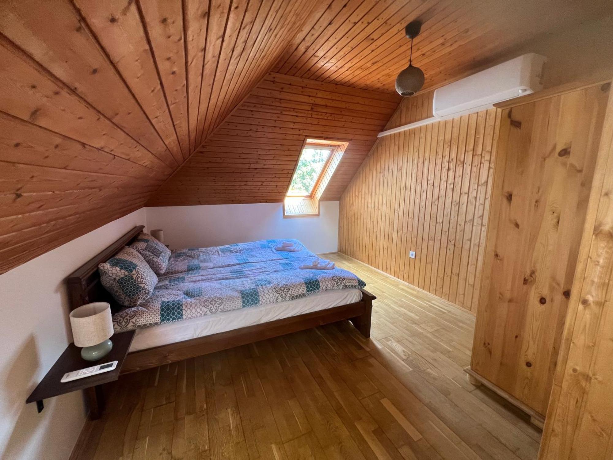 Bor Es Kenyer Hotel Hegymagas Bagian luar foto